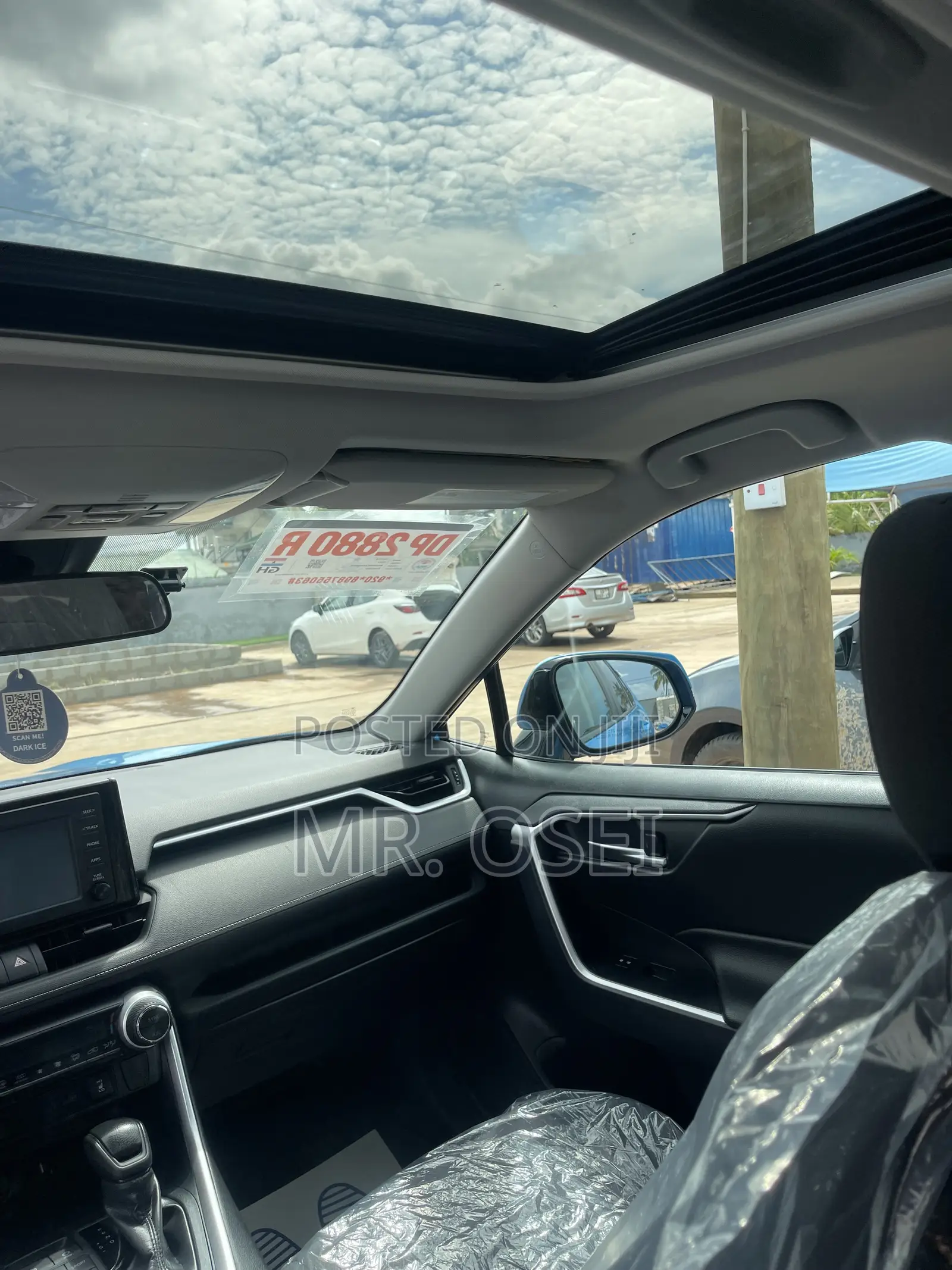 Toyota RAV4 XLE AWD 2019 Blue