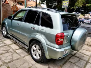 Toyota RAV4 2.0 2005 Gray