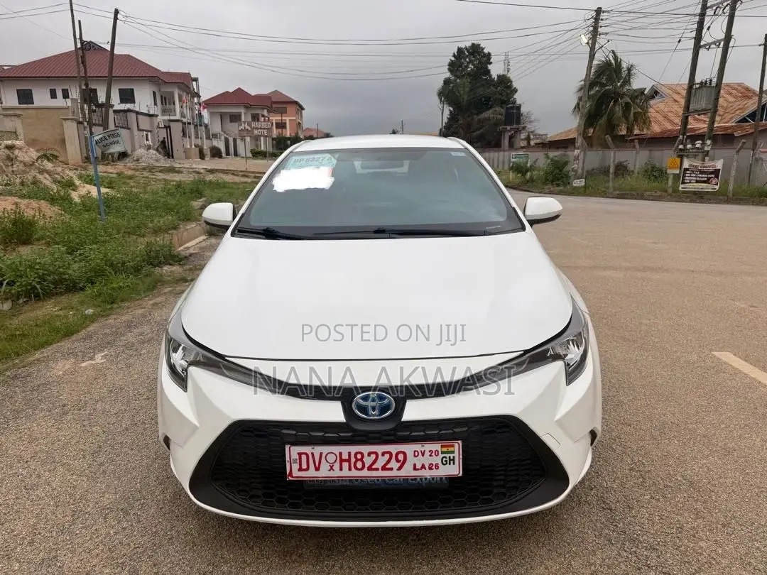New Toyota Corolla LE 2023 White