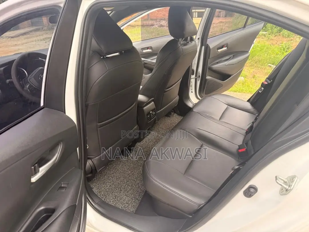 New Toyota Corolla LE 2023 White