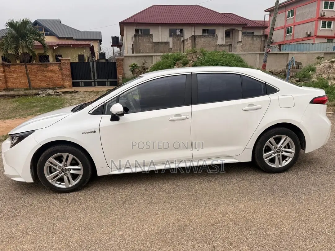 New Toyota Corolla LE 2023 White