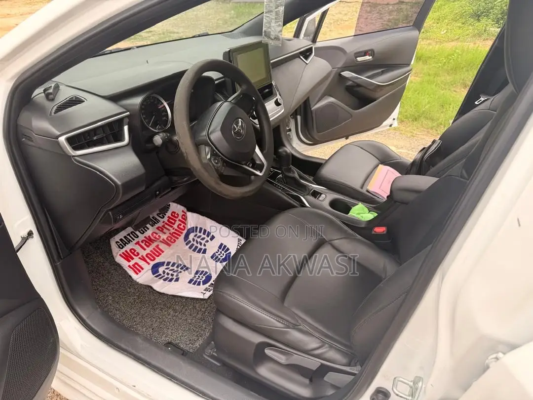 New Toyota Corolla LE 2023 White