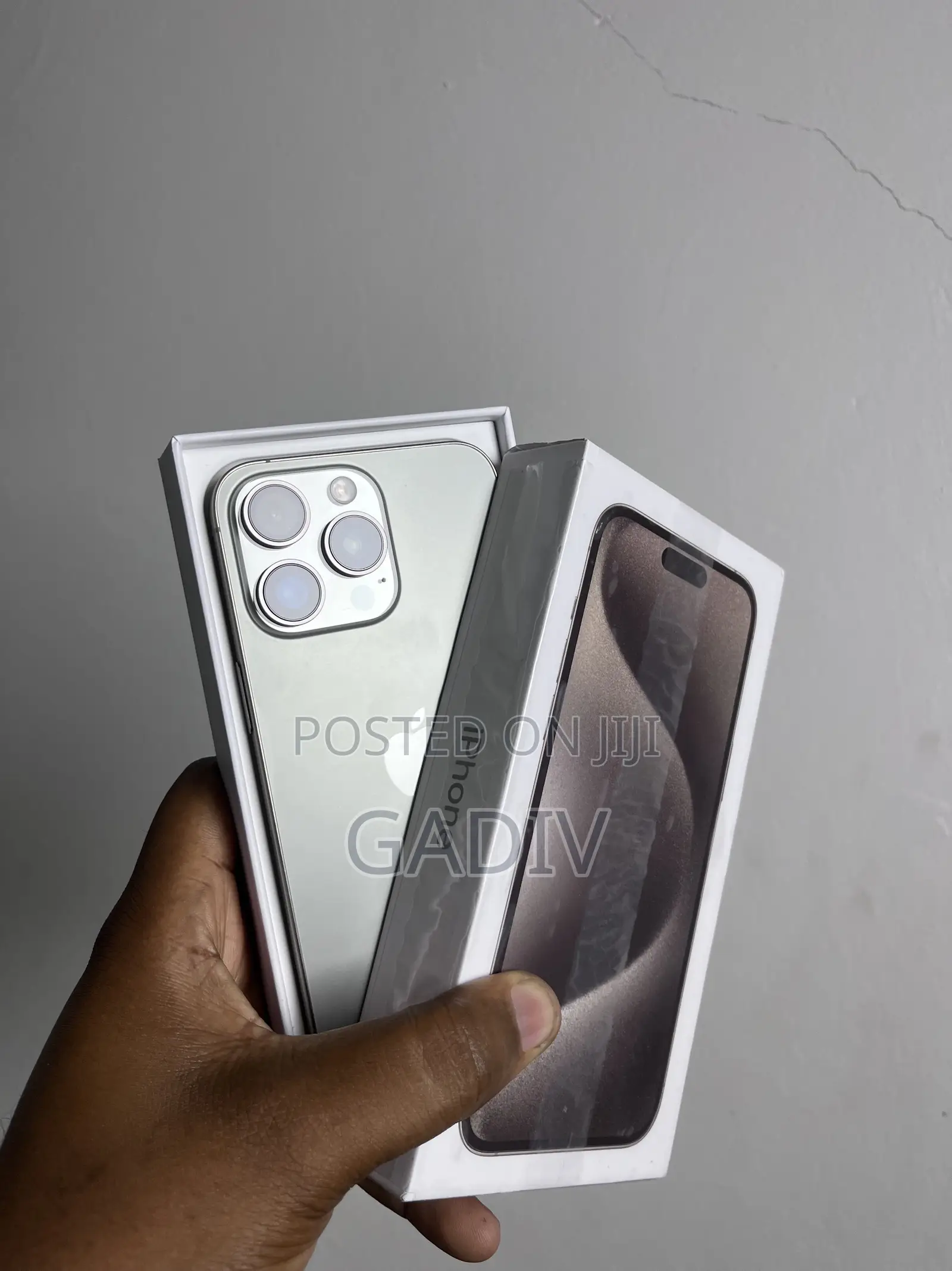 New Apple iPhone 15 Pro Max 256 GB