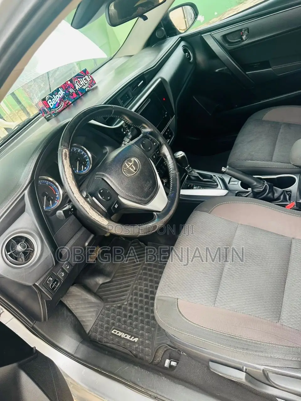 Toyota Corolla LE (1.8L 4cyl 2A) 2019 Silver