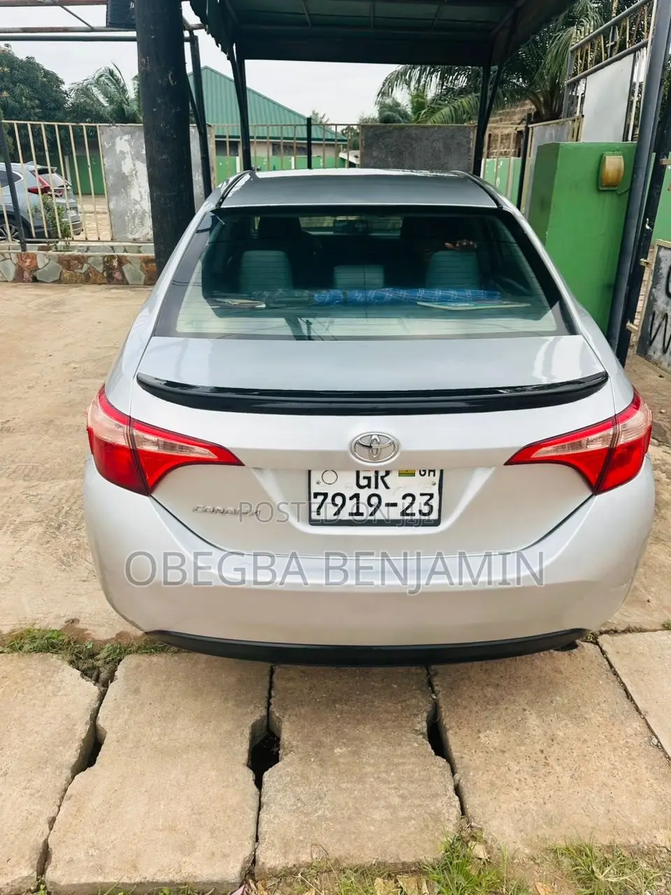 Toyota Corolla LE (1.8L 4cyl 2A) 2019 Silver