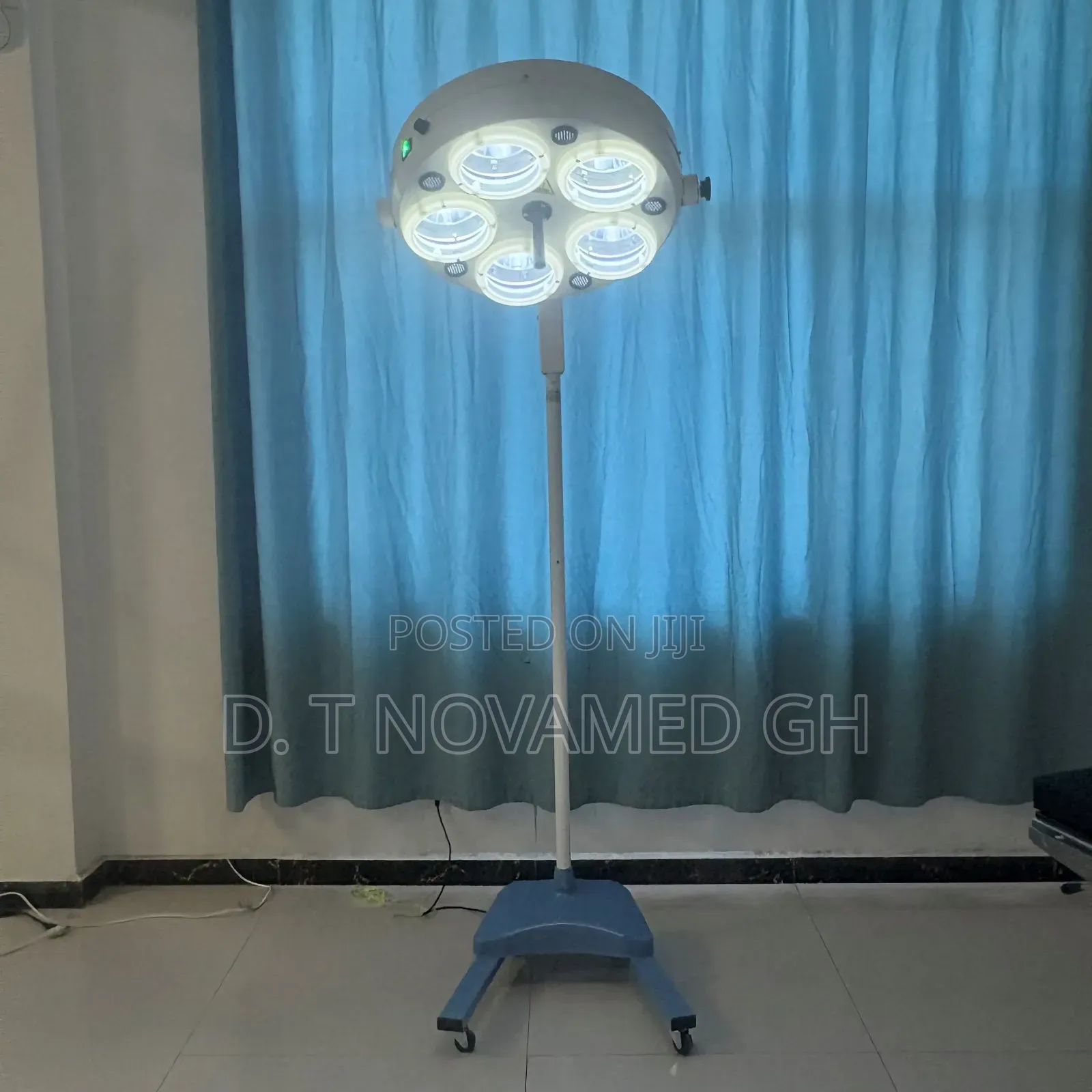 Operating Theatre Light ( Standing)