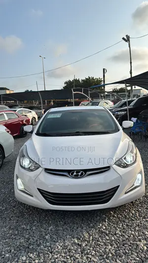 Hyundai Elantra Limited Sedan FWD (1.8L 4cyl 6A) 2016 White