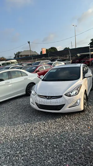 Hyundai Elantra Limited Sedan FWD (1.8L 4cyl 6A) 2016 White