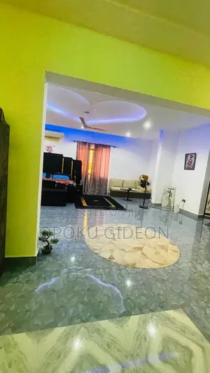 6bdrm Mansion in Afuaman, Manhean for sale