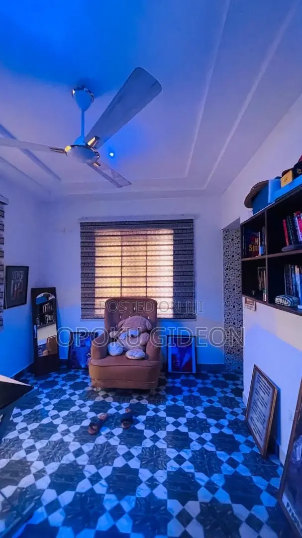6bdrm Mansion in Afuaman, Manhean for sale