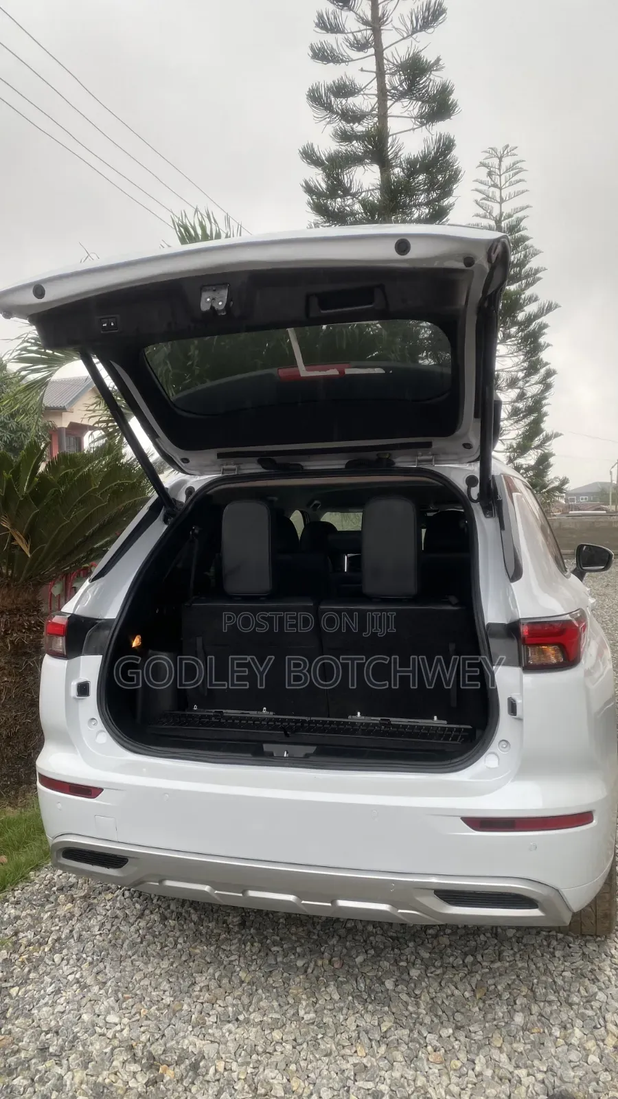 Mitsubishi Outlander 2022 White