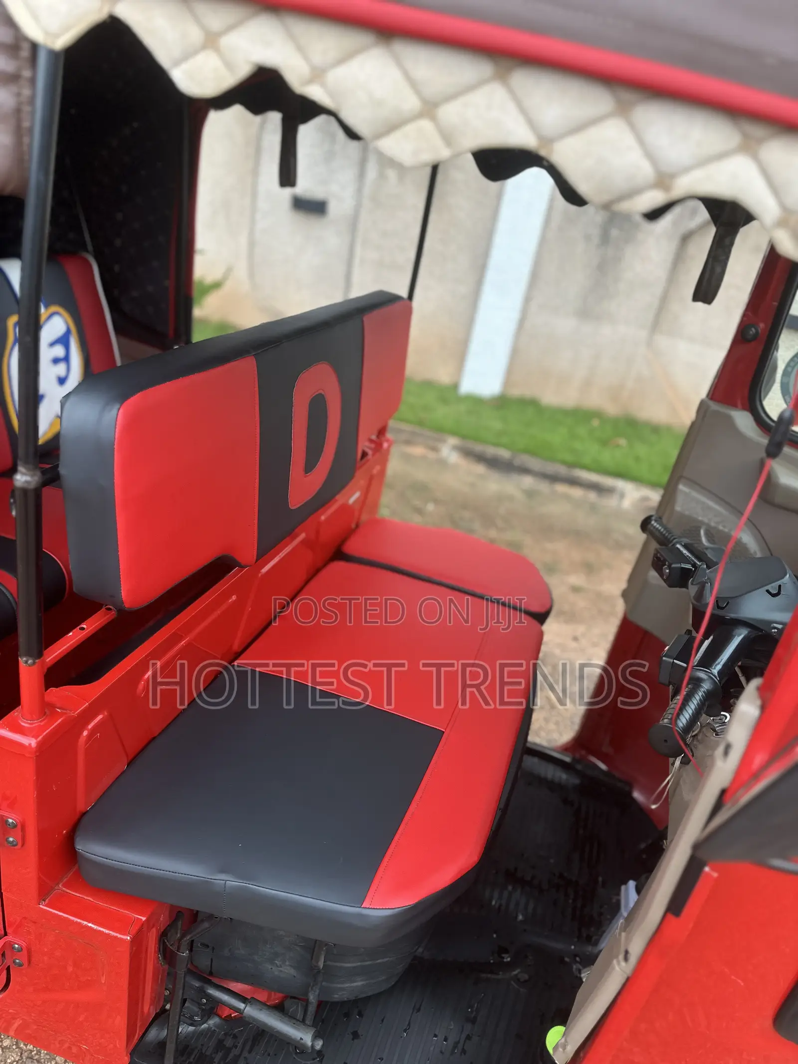Bajaj RE 2026 Red