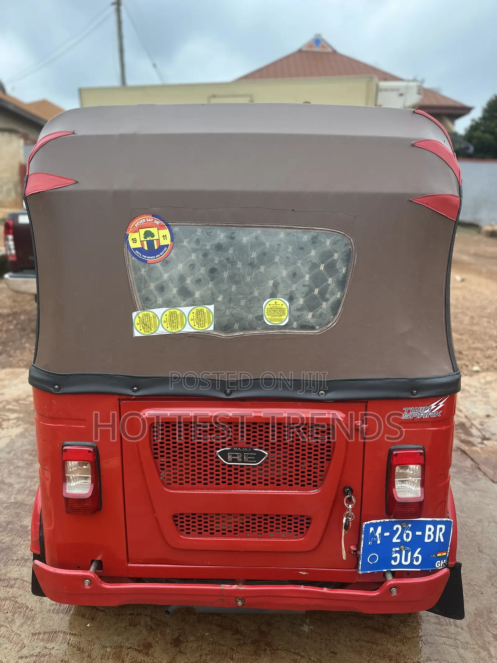 Bajaj RE 2026 Red