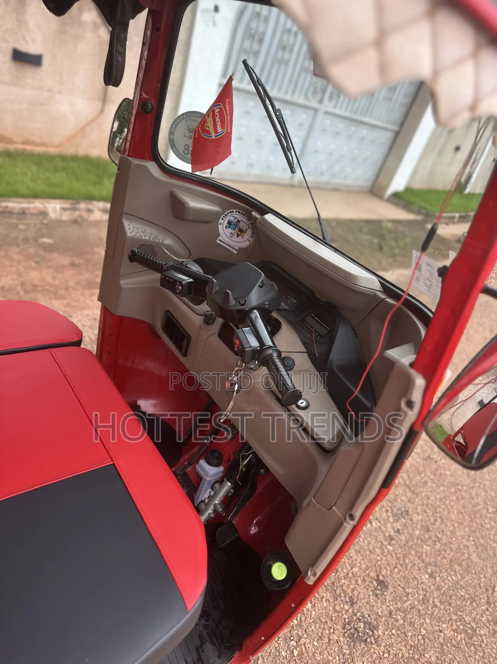 Bajaj RE 2026 Red