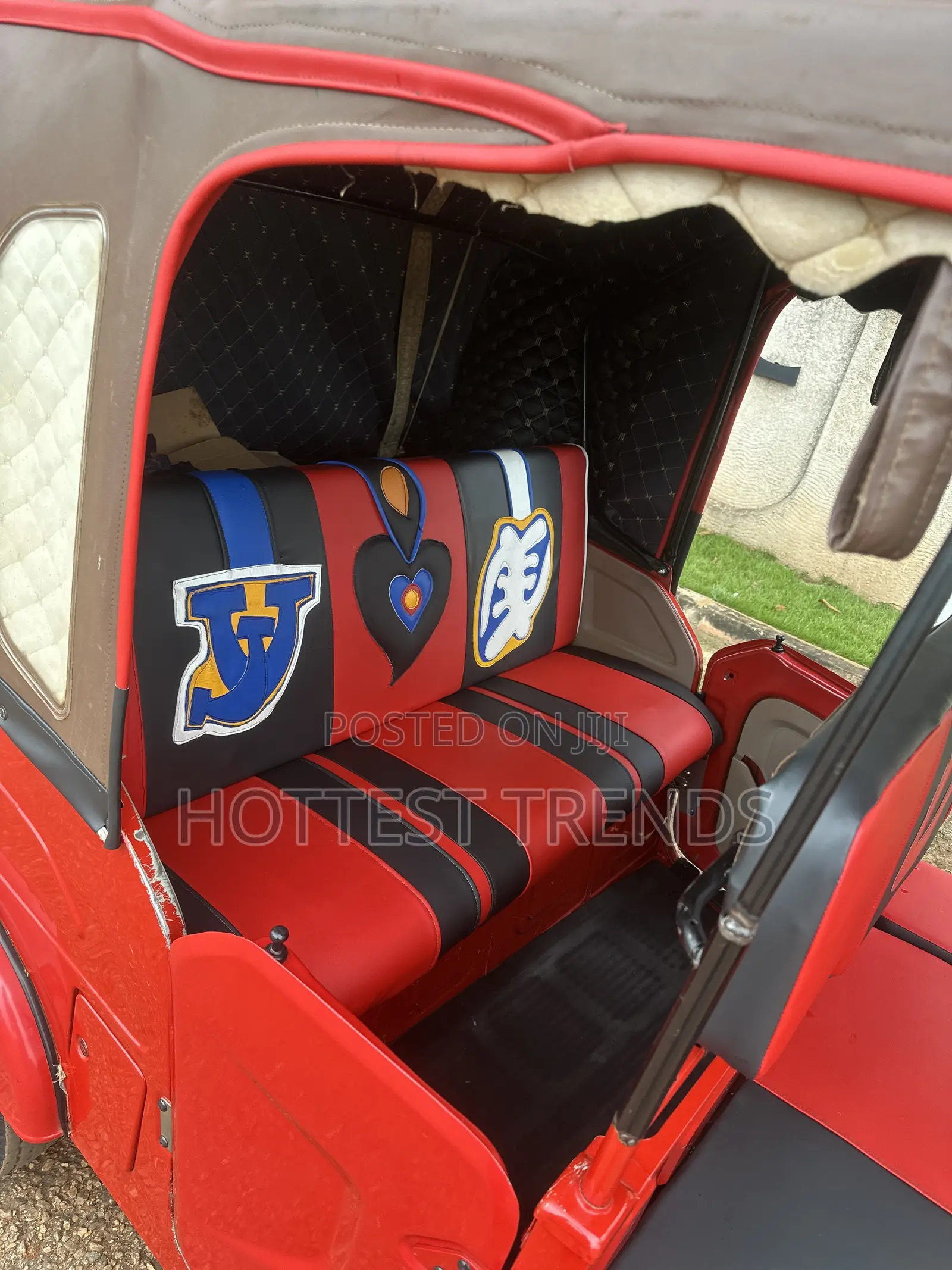 Bajaj RE 2026 Red