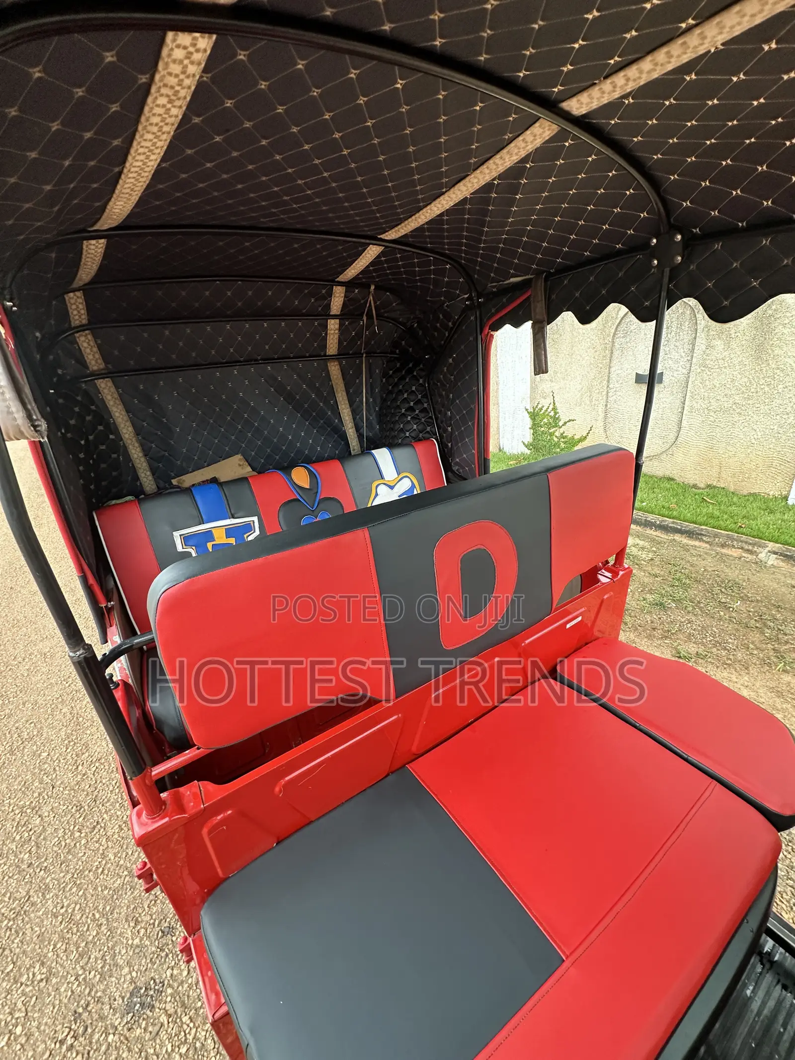Bajaj RE 2026 Red
