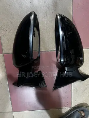 Honda Accord 2018-2022 Mirror With Light Pair. Right Side Is Camera