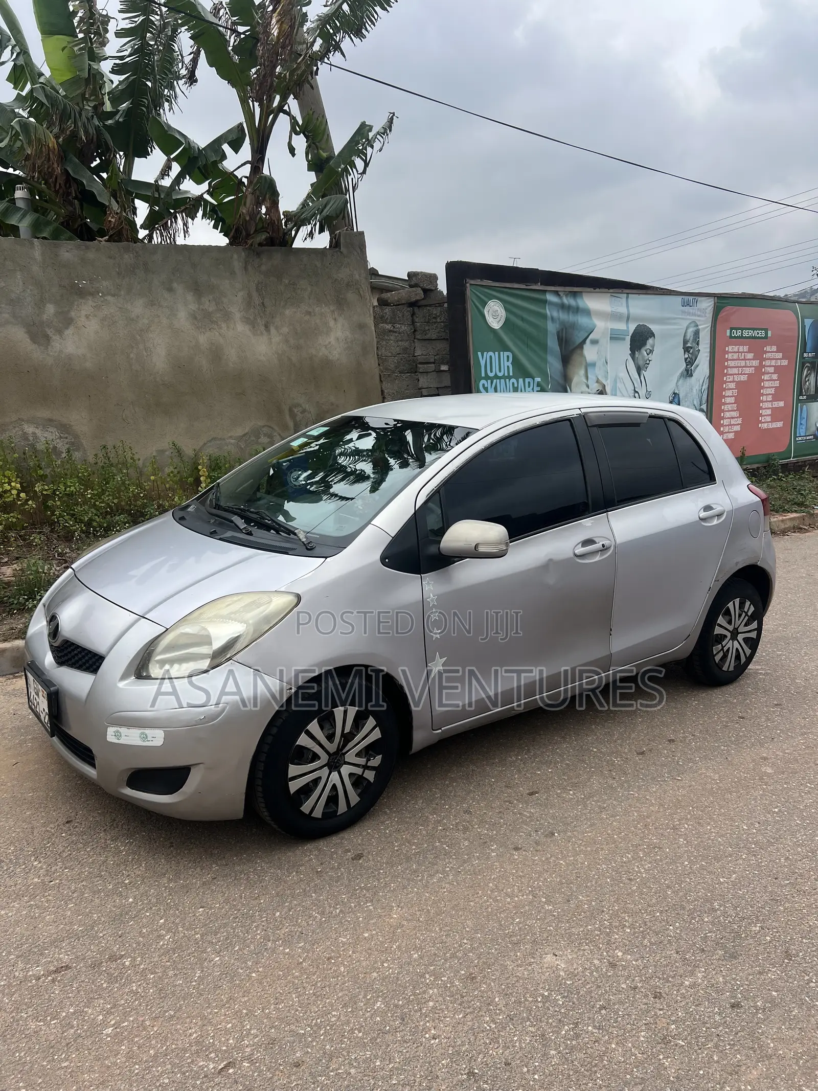 Toyota Vitz 1.3 FWD 3dr 2010 Silver