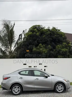 Scion iA Base 2016