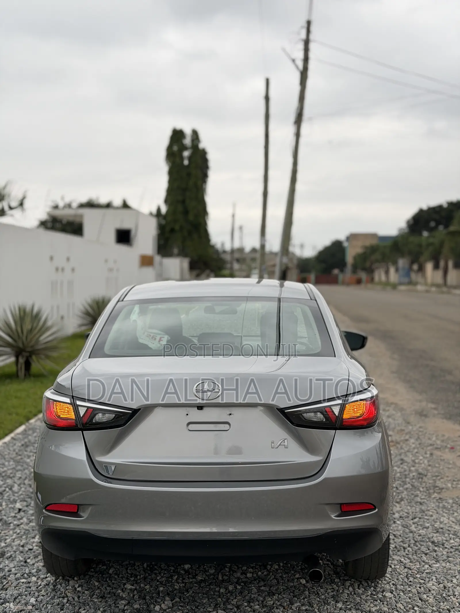 Scion iA Base 2016