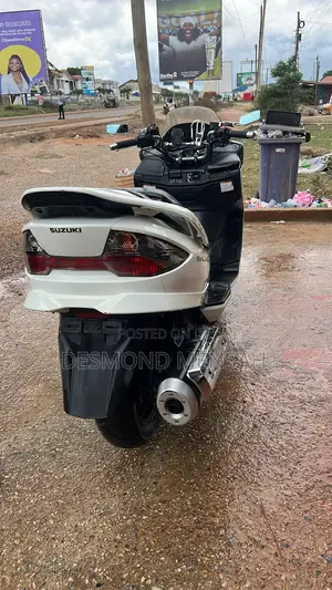Suzuki Burgman 2011 White