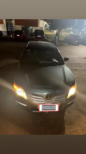 Toyota Camry LE 4dr Sedan (2.5L 4cyl 6A) 2011 Green