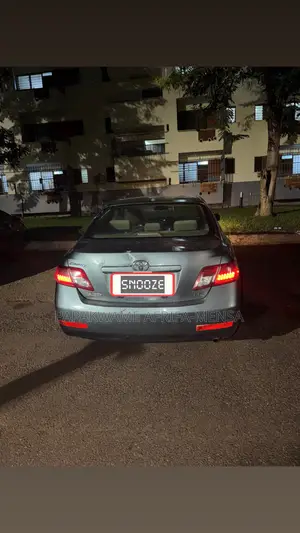 Toyota Camry LE 4dr Sedan (2.5L 4cyl 6A) 2011 Green