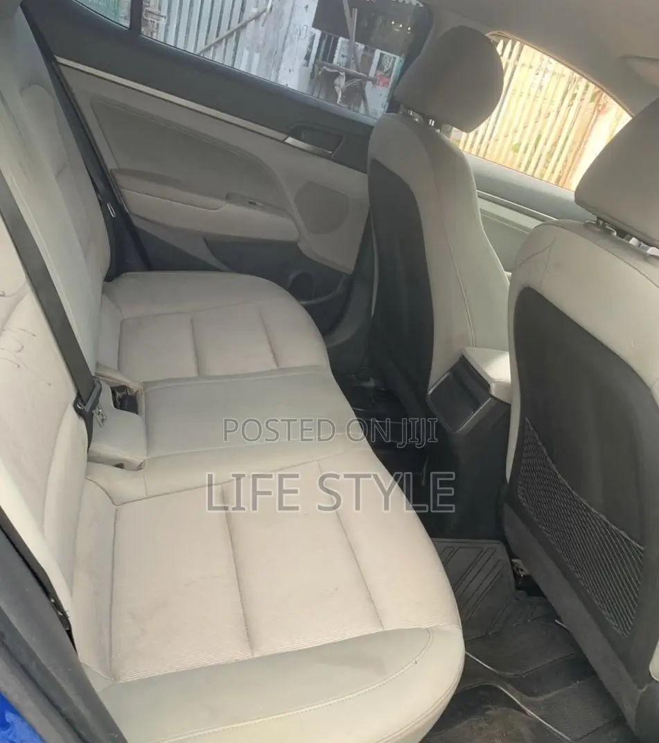 Hyundai Elantra 2018 Blue