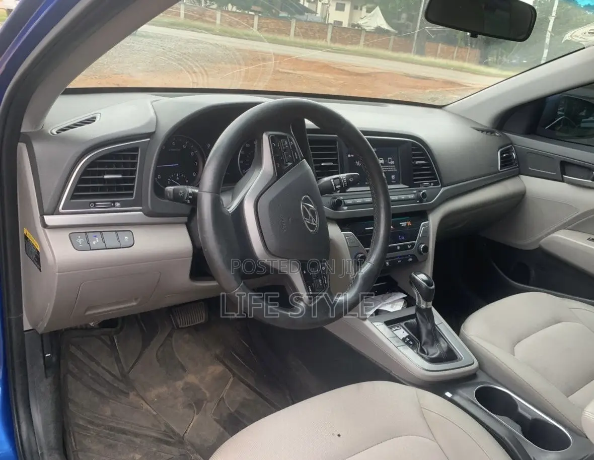 Hyundai Elantra 2018 Blue