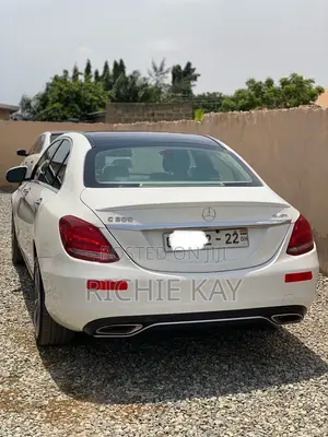 Mercedes-Benz C300 Base 4Matic Sedan AWD (2.0L 4cyl 7A) 2016 White