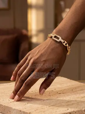 Golden Luxe Chain Bracelet