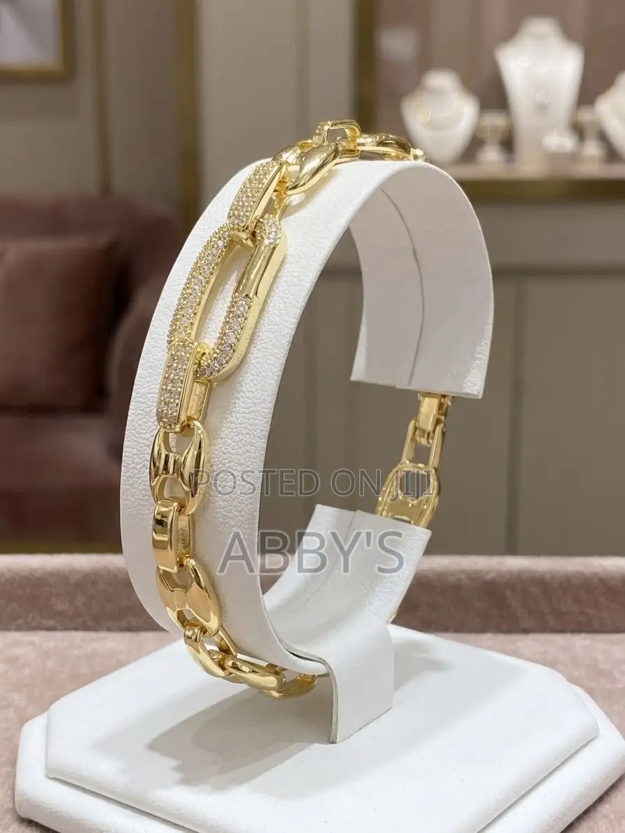 Golden Luxe Chain Bracelet