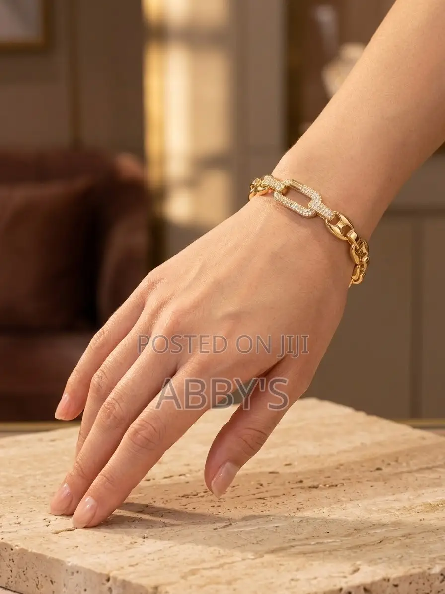 Golden Luxe Chain Bracelet