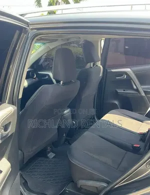 Toyota Rav4 XLE AWD