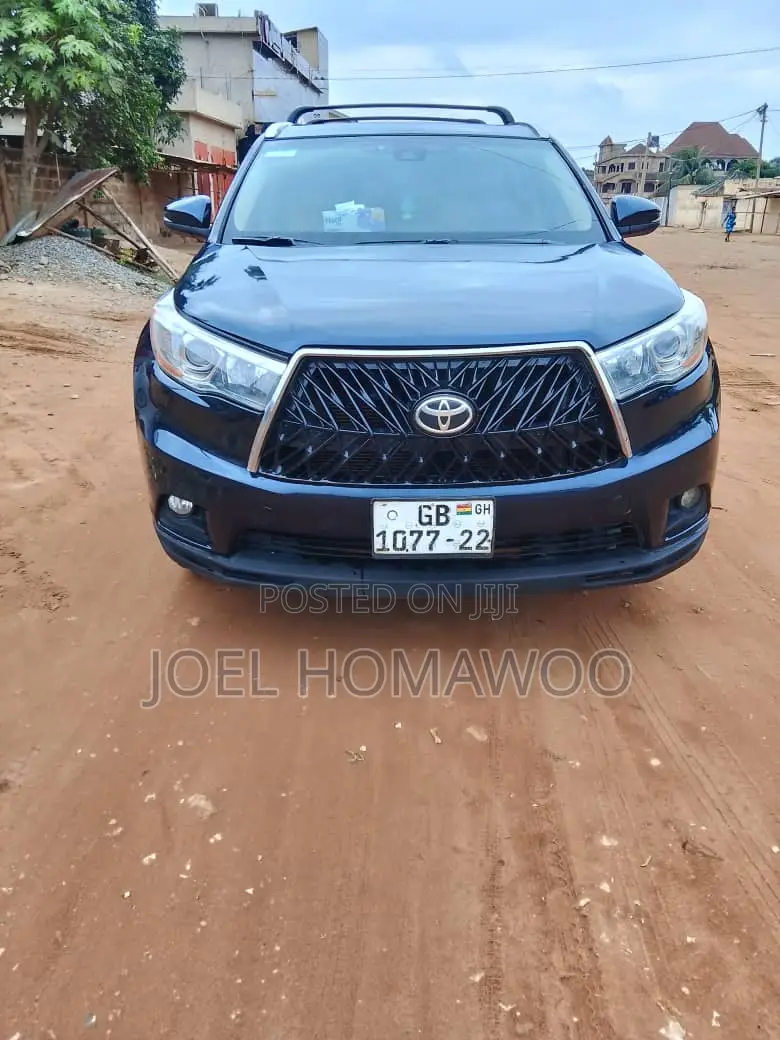Toyota Highlander SE 2019 Blue