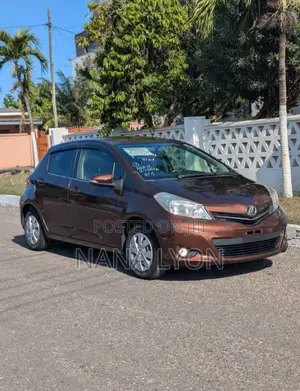 Toyota Vitz 1.3 FWD 5dr 2013 Brown