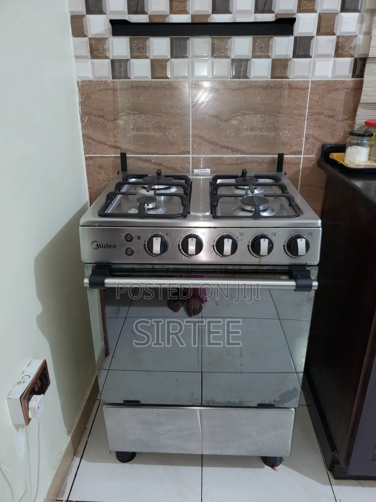 Midea Gas/Oven Cookers -Relocation Sale.