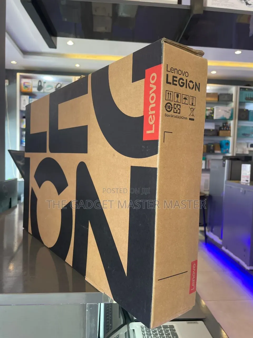 New Laptop Lenovo Legion Pro 7 32GB Intel Core Ultra 9 SSD 1T