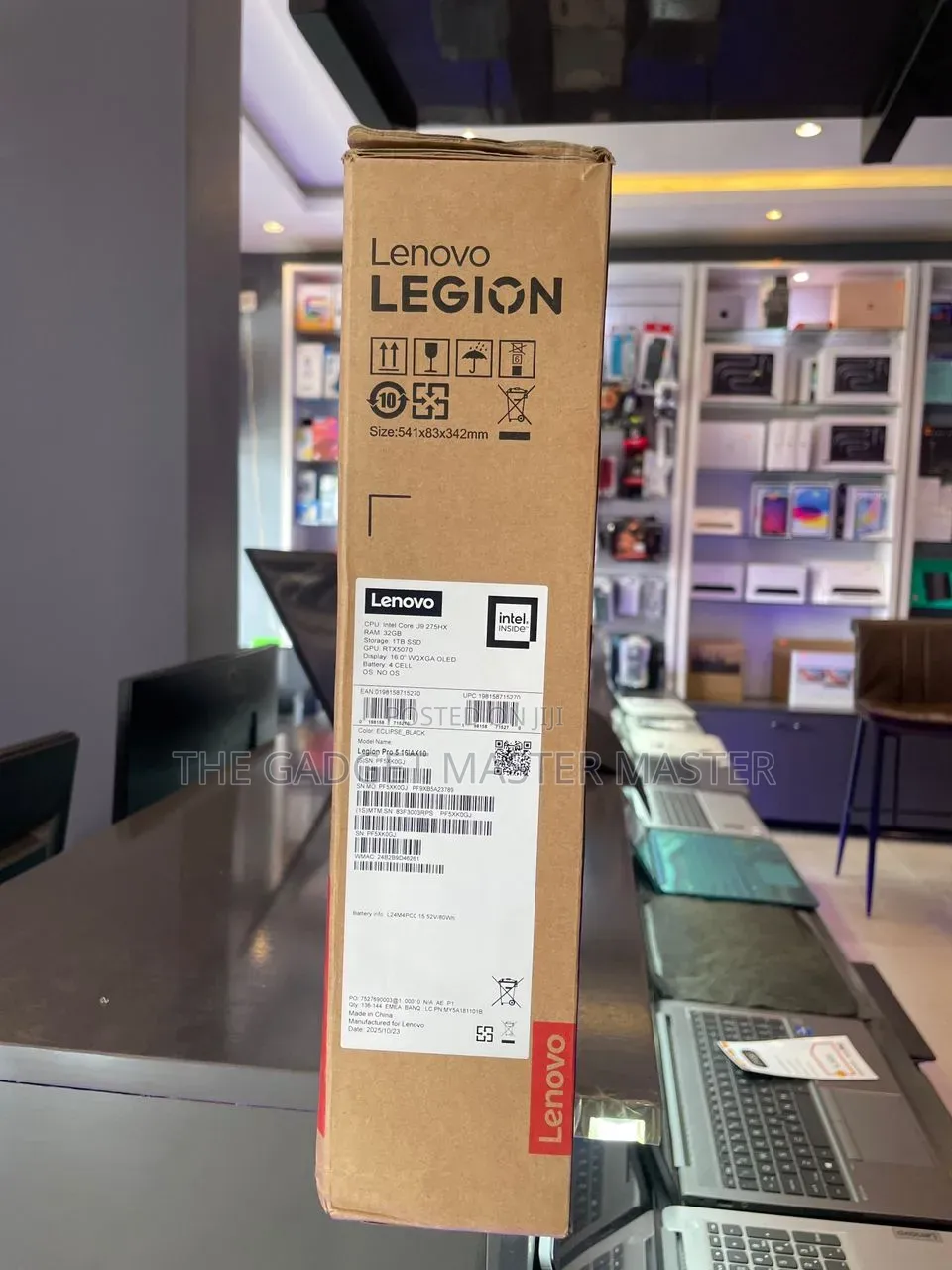 New Laptop Lenovo Legion Pro 7 32GB Intel Core Ultra 9 SSD 1T