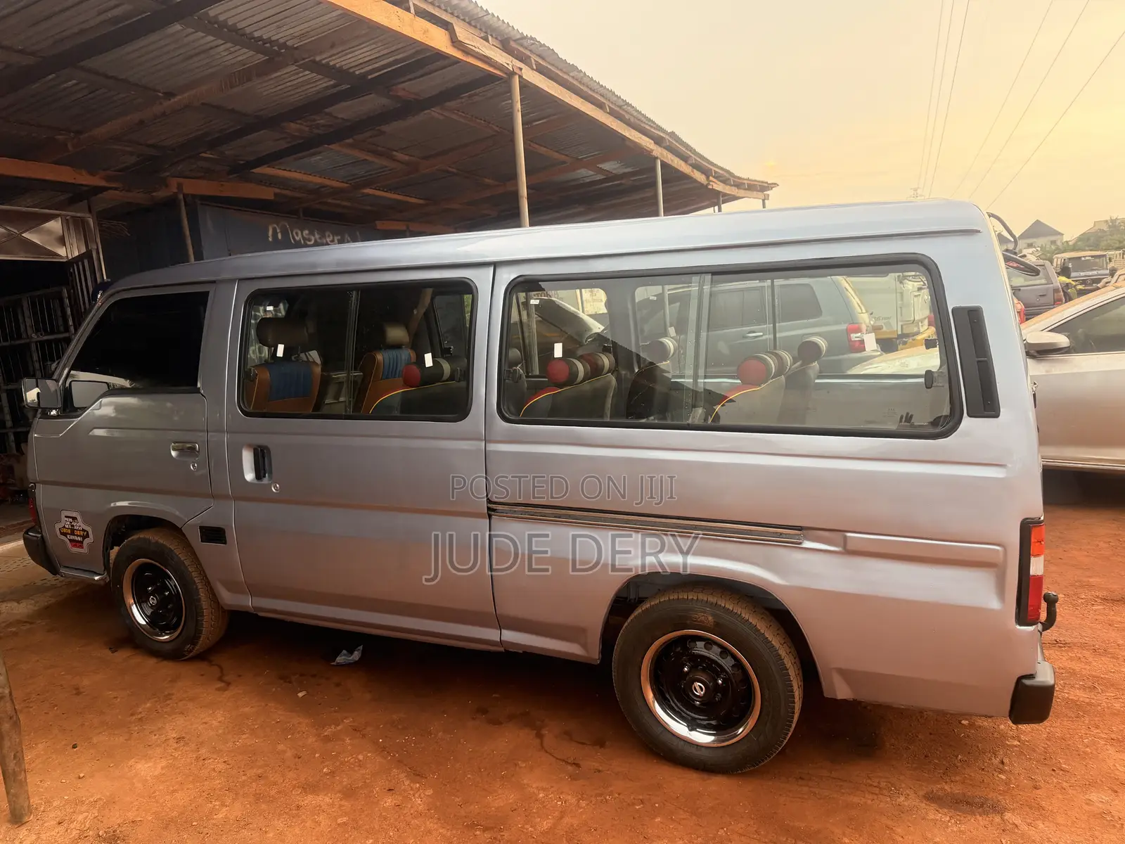 Nissan Caravan (Urvan) 1999 Silver