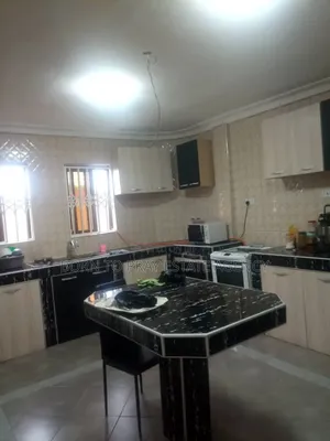 7bdrm House in Born To Pray Estate, Ejisu-Juaben Municipal for sale