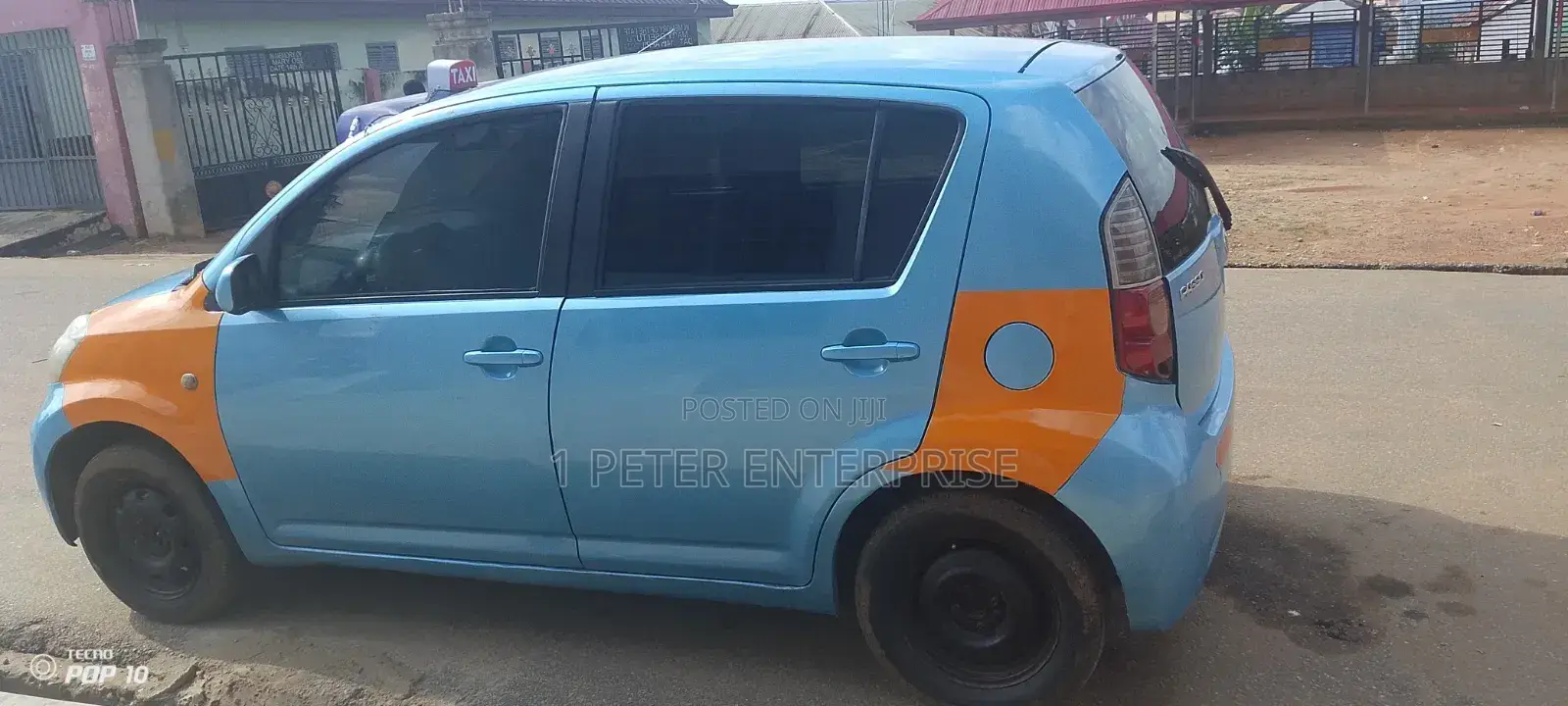Toyota HiAce 2012 Blue
