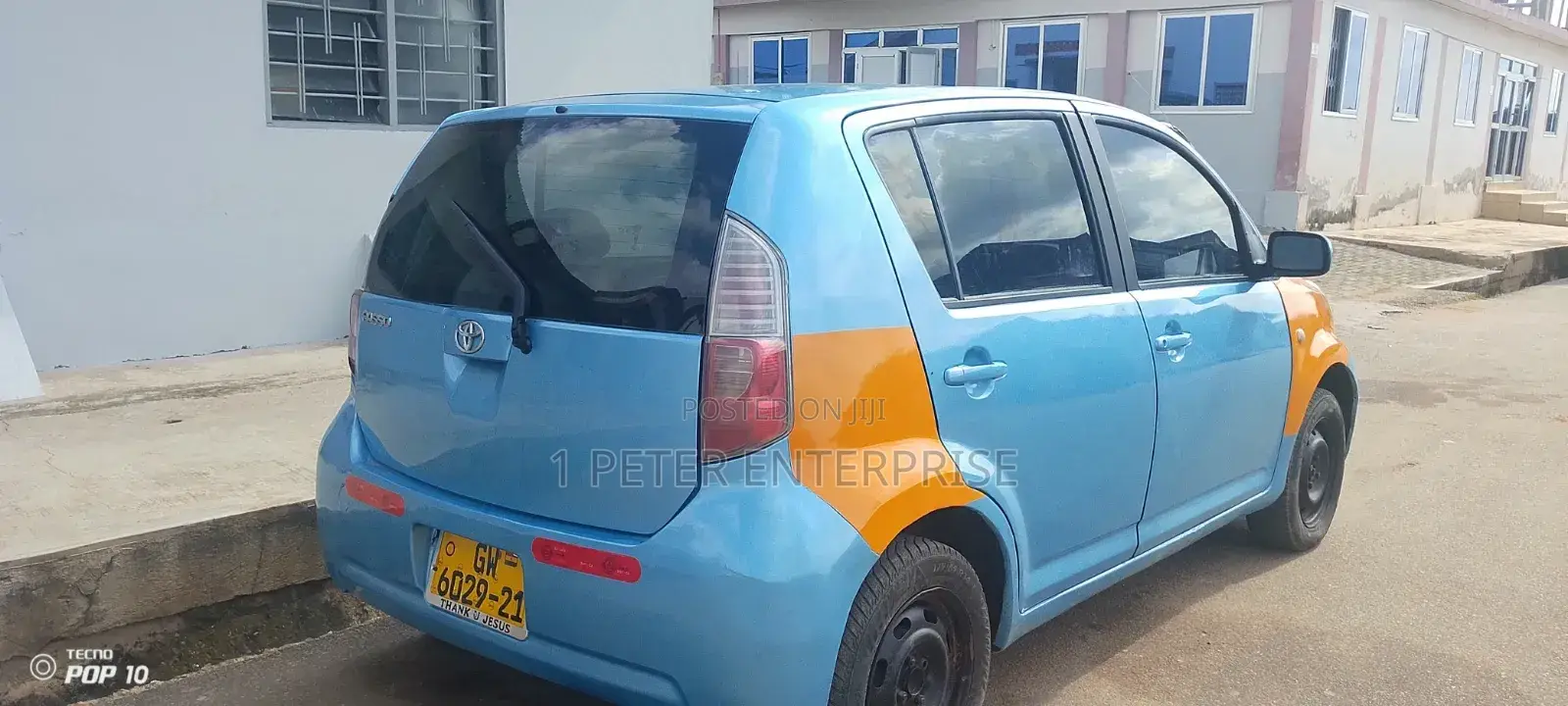 Toyota HiAce 2012 Blue