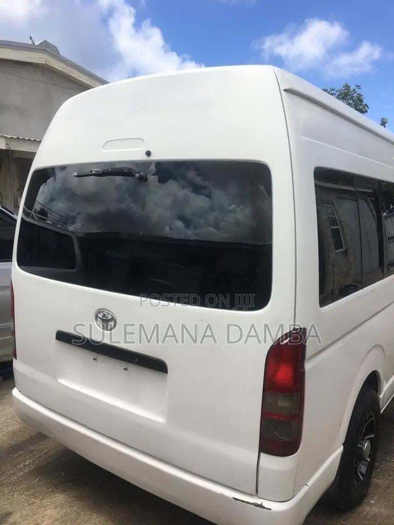 Toyota HiAce 2006