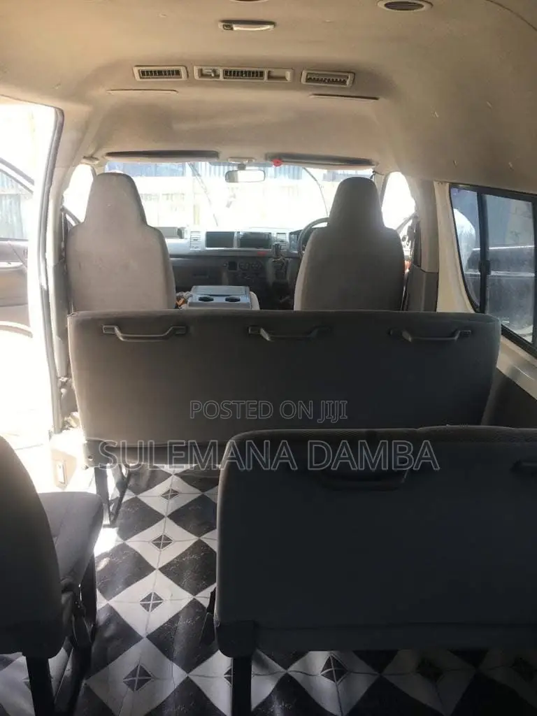 Toyota HiAce 2006
