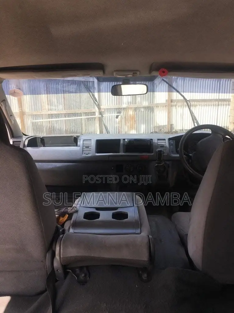 Toyota HiAce 2006