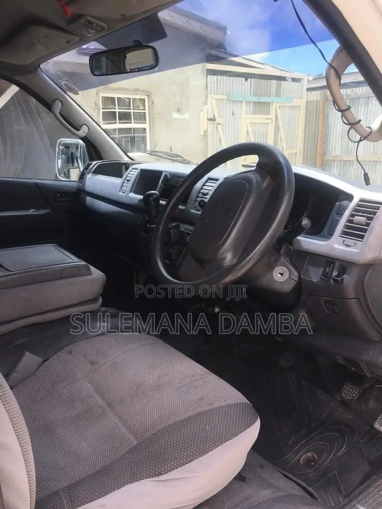 Toyota HiAce 2006