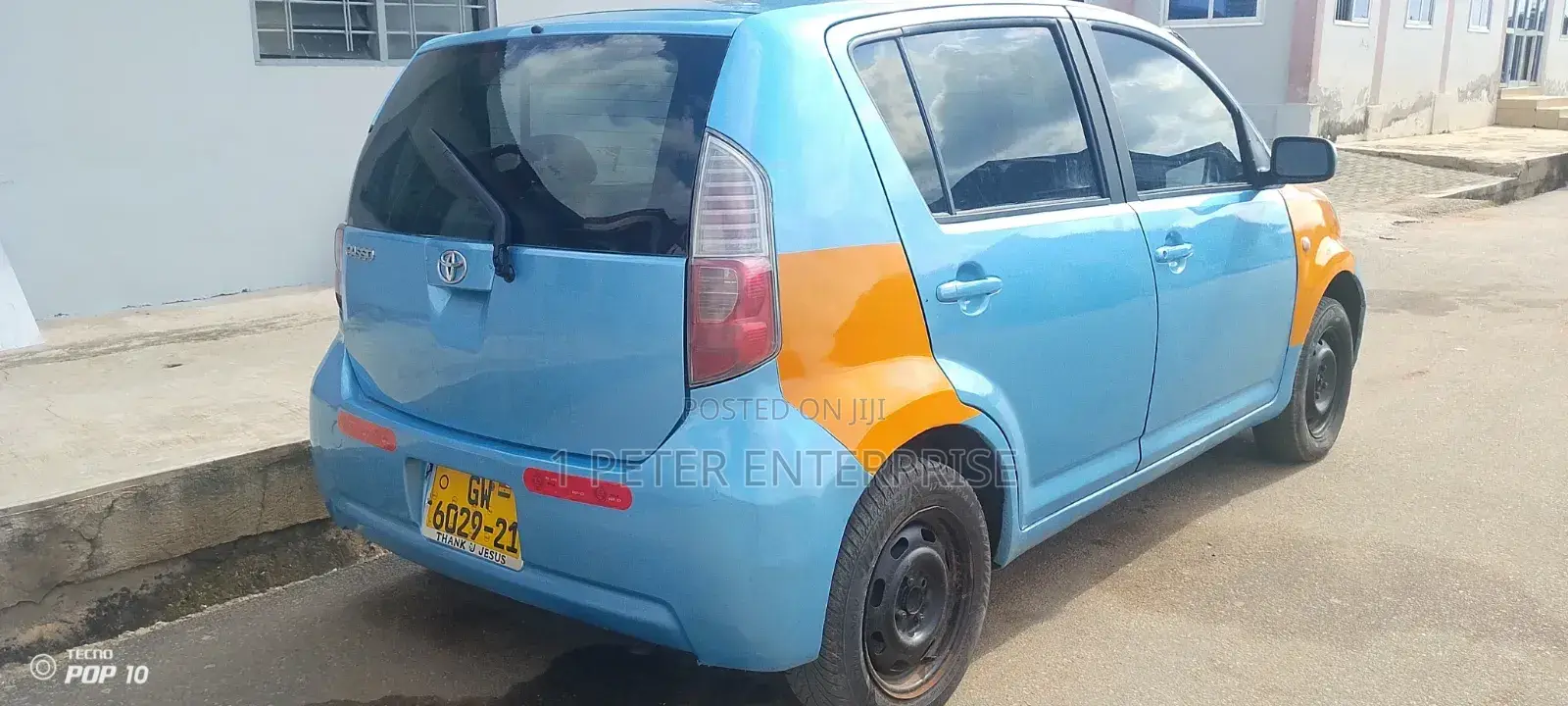 Toyota HiAce 2012 Blue