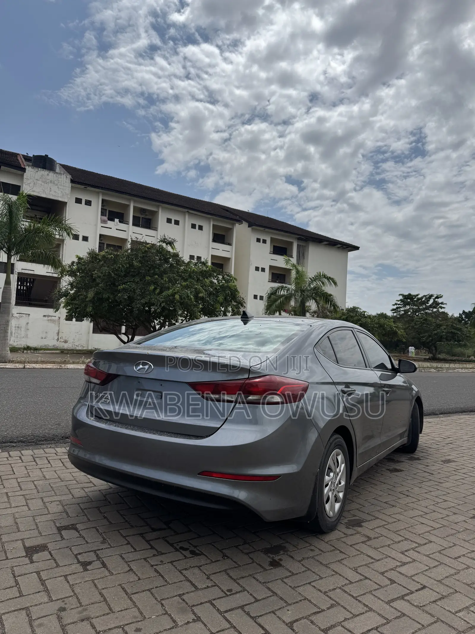 Hyundai Elantra SE Sedan FWD (2.0L 4cyl 6M) 2017 Gray