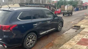 Mitsubishi Outlander 2.0 PHEV AWD 2016 Blue